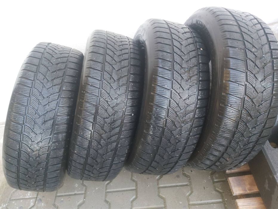 Anvelope iarna Dunlop 235/65/R17