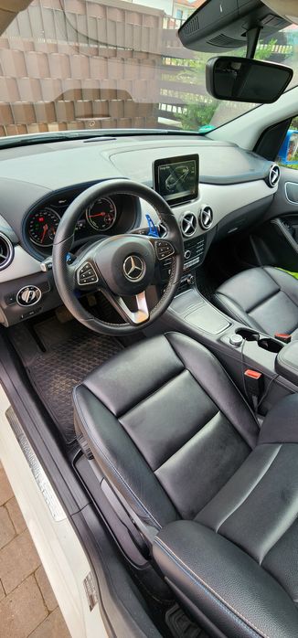 Mercedes B class electric (masina electrica)