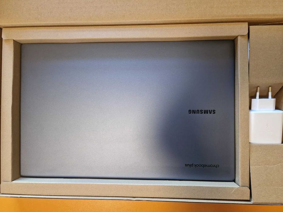 Notebook Samsung XE550XGA 15,6", i5-120U/8GB/256GB SSD Chrome open box