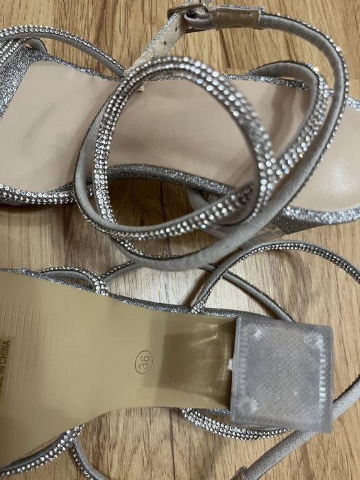 Vand sandale noi, marimea 36