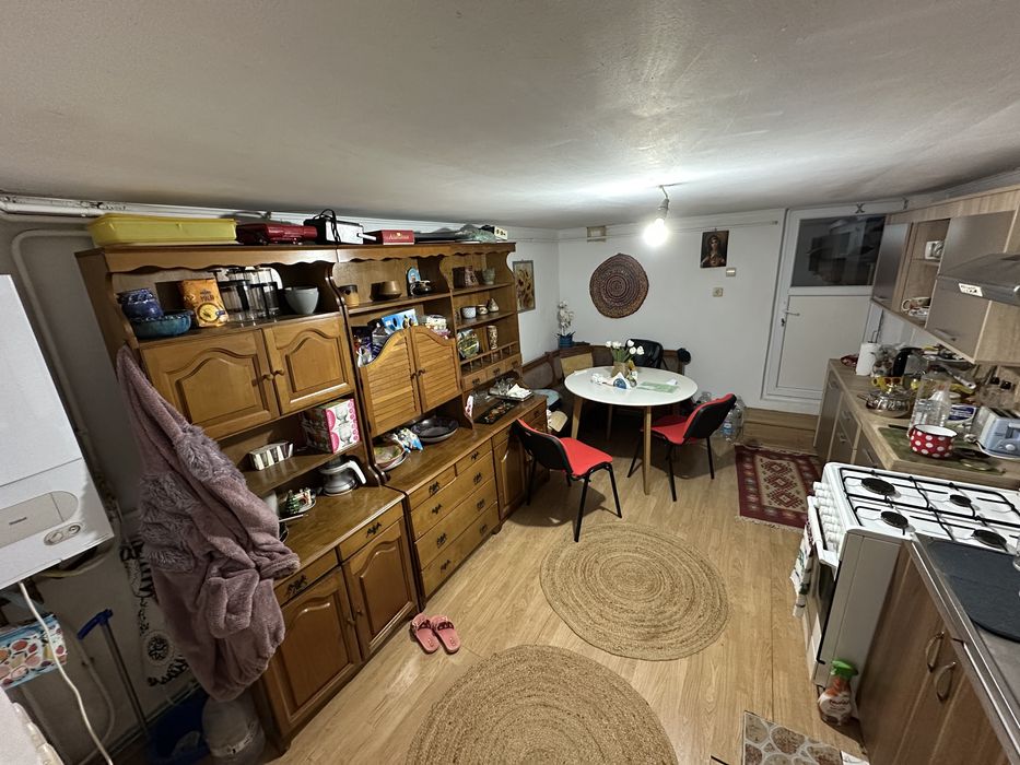 Vând casă in Centru sau schimb cu apartament