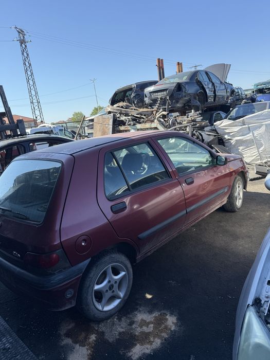 Рено клио1 1997г 1.2 58кс цяла за части Renault clio 1 1.2i 1997