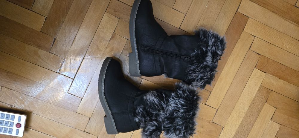 Cizmulite noi fetite