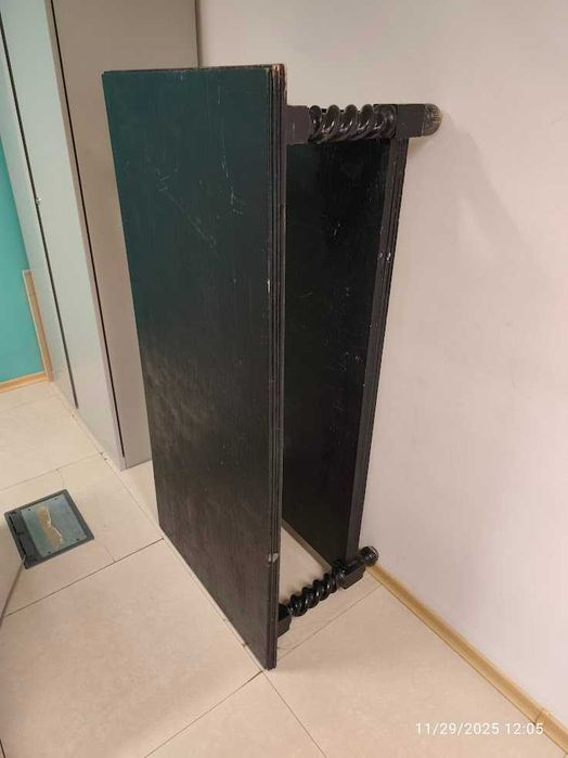 Дървена холна маса / Помощна масичка от дърво