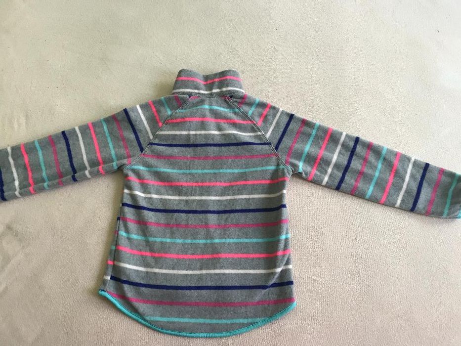 Нов поларен суичър на H&M за момиченце