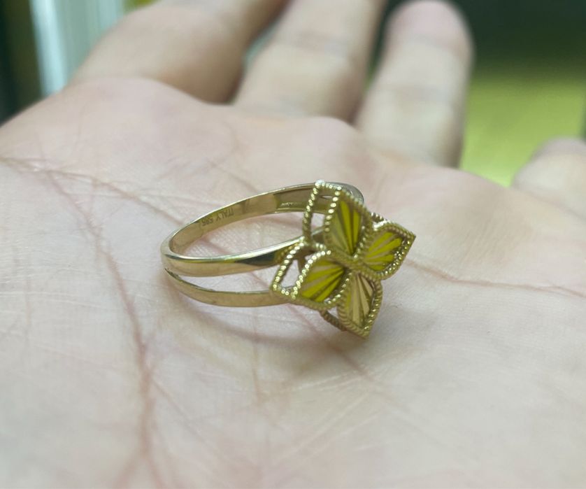 Кольцо. Желтое золото. 2.68гр