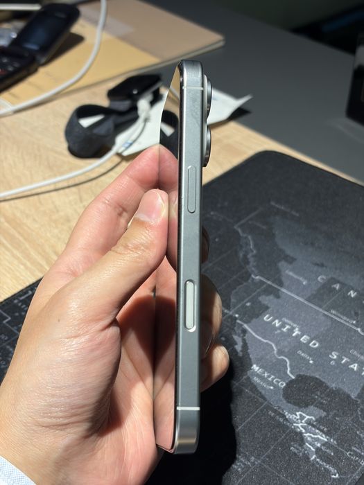 iPhone 16 Pro E-Sim состояние хорошее