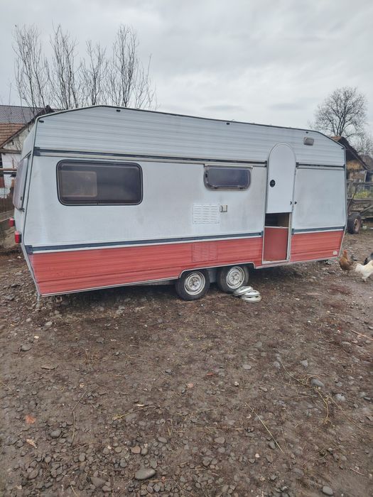 Vând rulotă impecabila