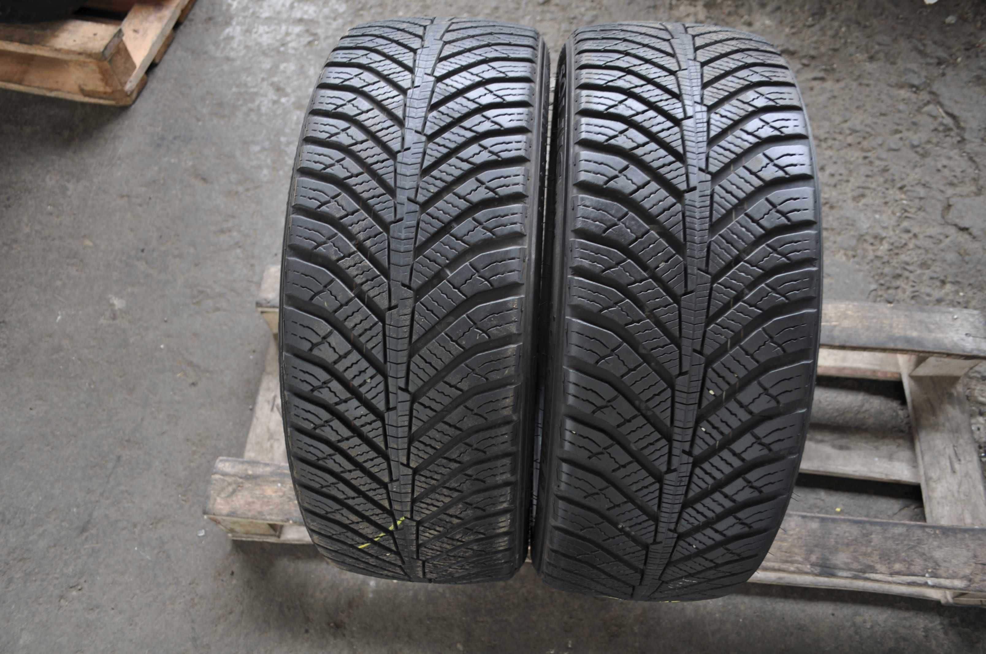 SET 2 Anvelope Iarna 225/45 R18 95V KUMHO Solus HA31 4 Seasons