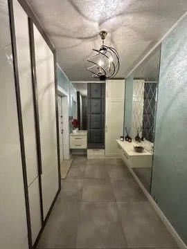 Istanbul City Продается 2 комнатная квартира ремонт А.Каххара
