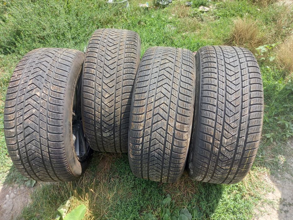 Vând cauciucuri 285 45 r20