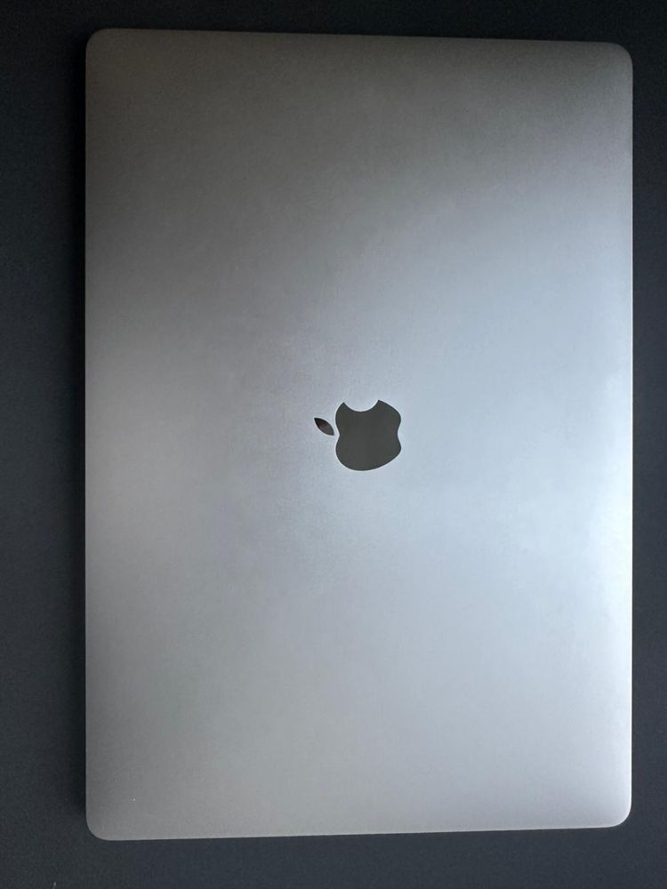 Mac Book Pro 16 inch