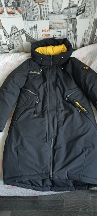 Продам куртку новую