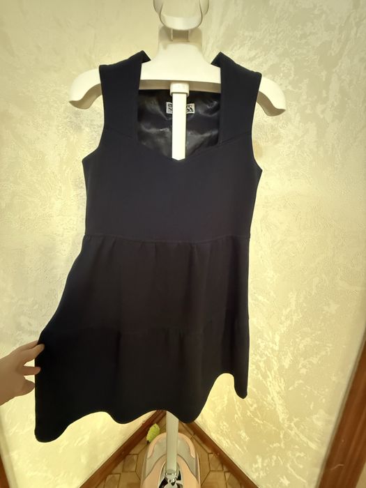 Продам школьную форму для девочки 2 - 3 класс.