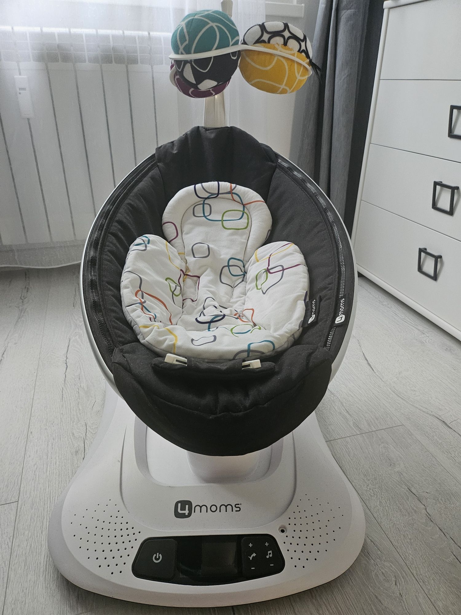 Електрическата бебешка люлка mamaRoo