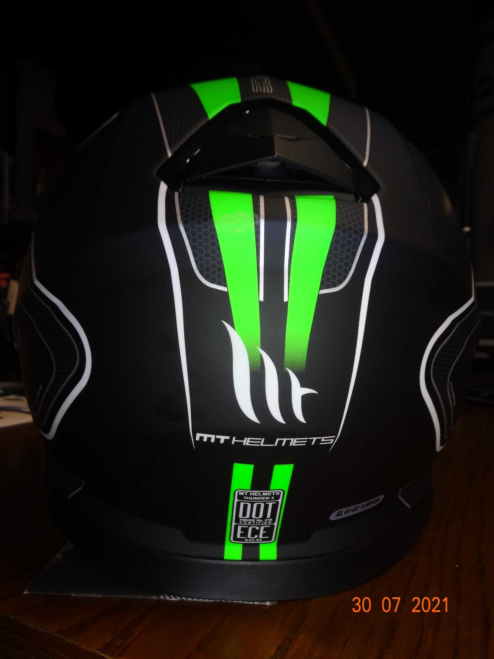 ПРОМО! каска MT Helmets Thunder 3 SV пистова мото каска с тъмни очила