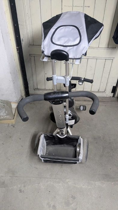 Детска триколка със сенник