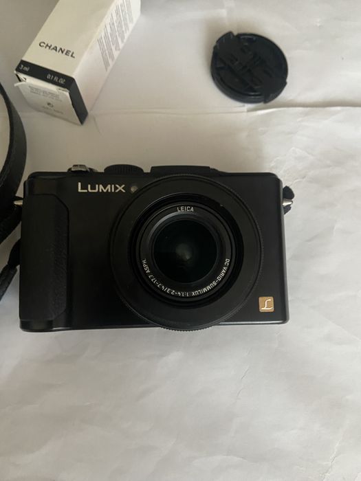 Panasonic Lumix DMC-LX7, impecabila, stare ca noua, folosita f. puțin
