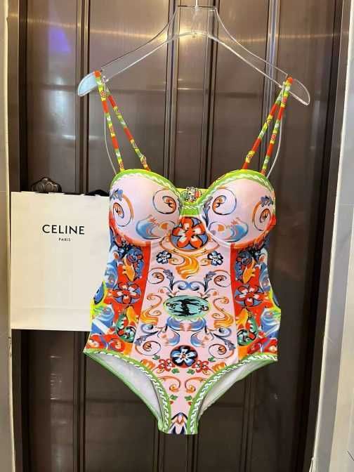 Costume de baie pentru femei de Gucci 056