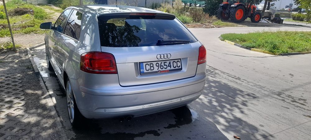 Лек автомобил Audi A3 2.0FSI