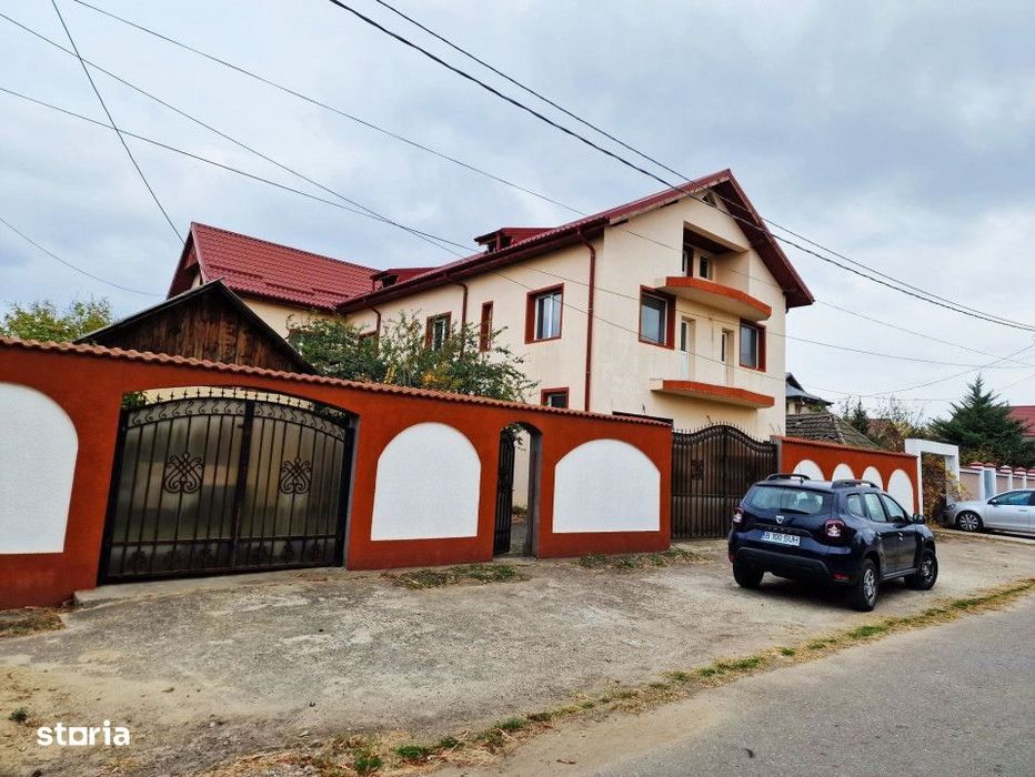 VIND VILA CU SPATIU INDUSTRIAL (retabil la orice activitate)  DASCALU