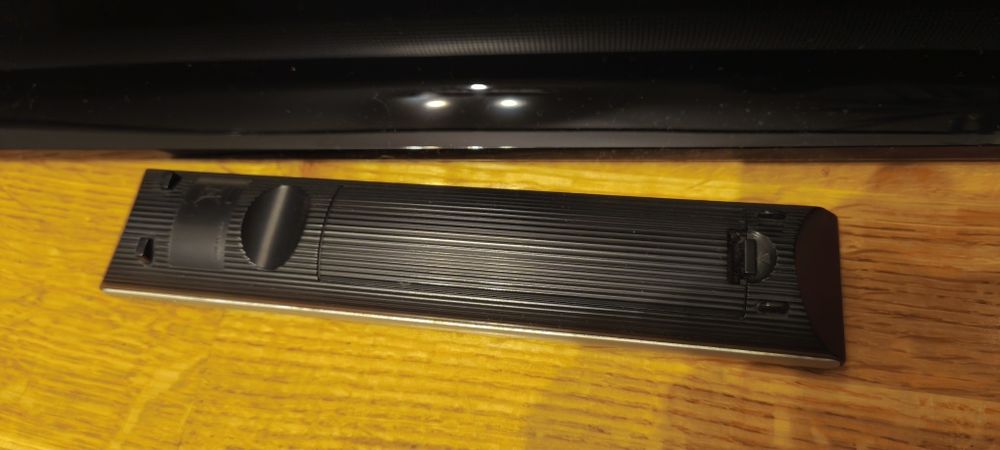 Продавам отличен LCD tv SONY KDL- 32V4500 с оригиналното дистанционно
