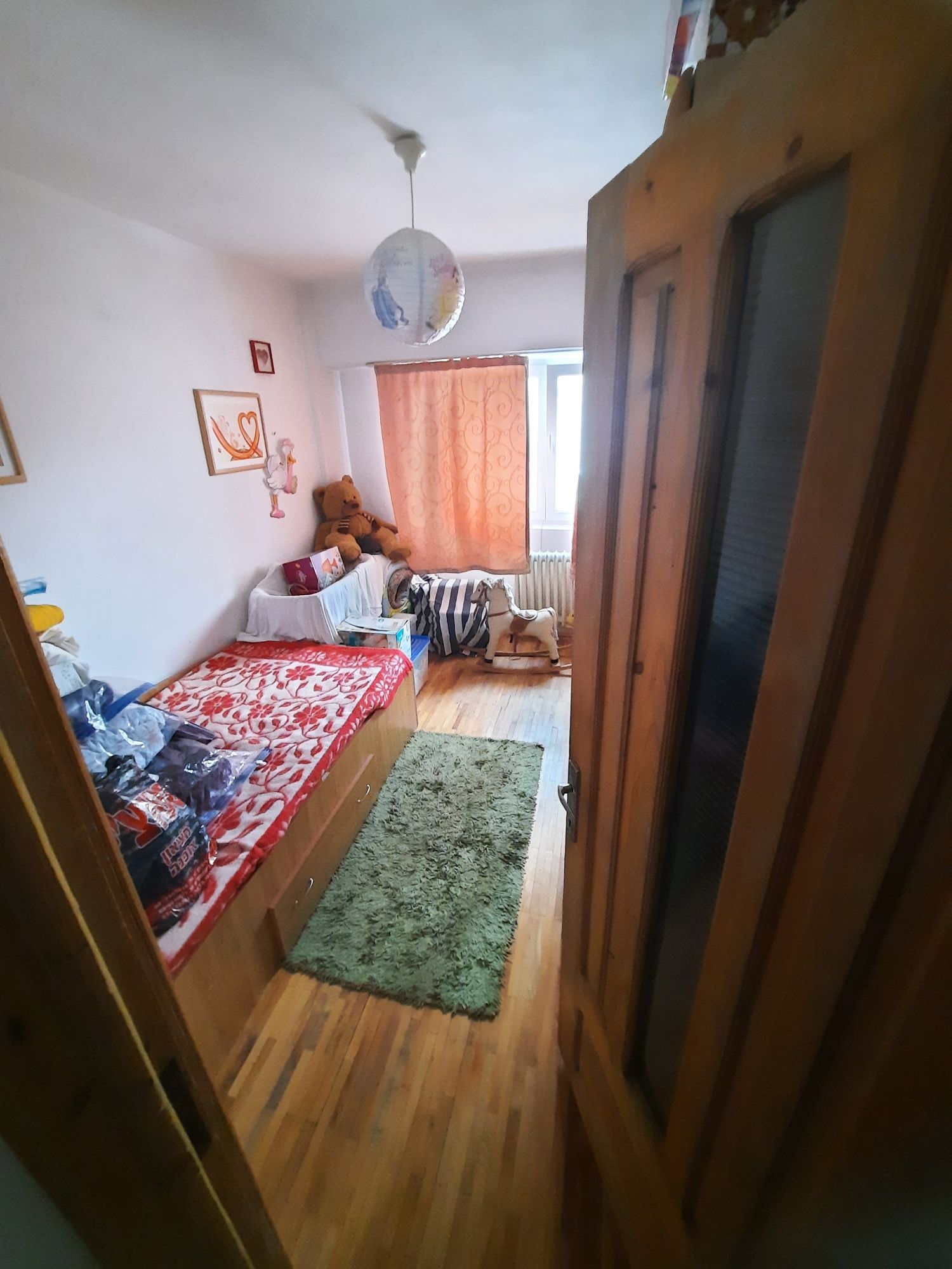 Vand apartament 3 camere în Falticeni