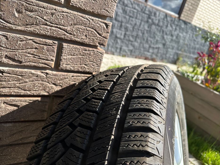 Диски 2 шт с зимней резиной