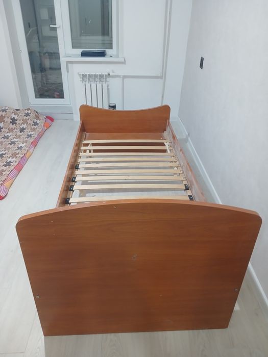 Кровать односпальная