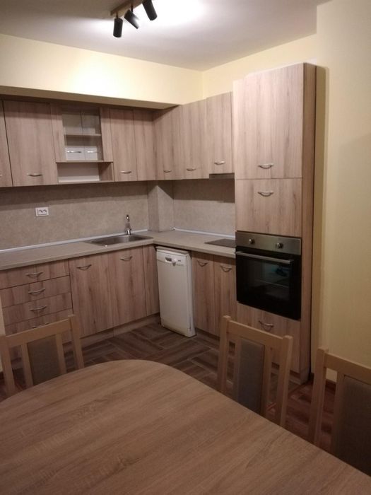 Дава се под наем Тристаен апартамент в Пловдив, Тракия - 100 кв.м за 550 € - Снимка #2