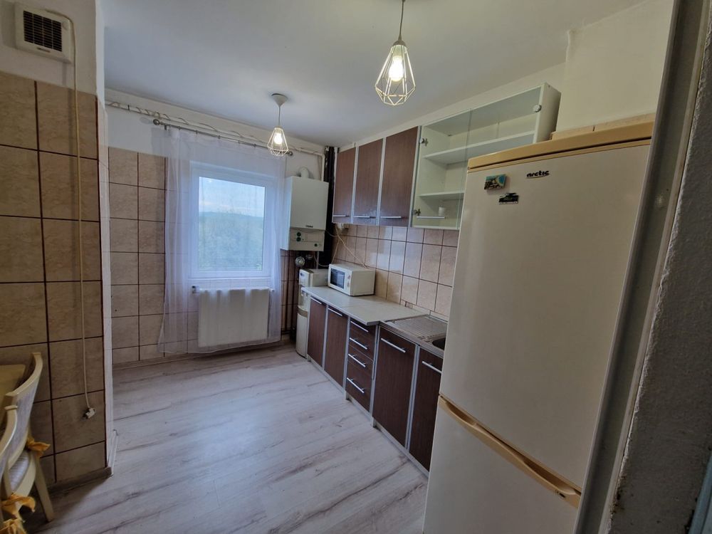 Propietar închiriez apartament 4 camere Prundu-Pitesti