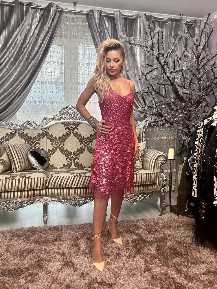 Rochie de seara roz magenta cu paiete!