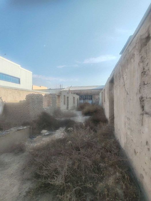 Здание для склада в городе