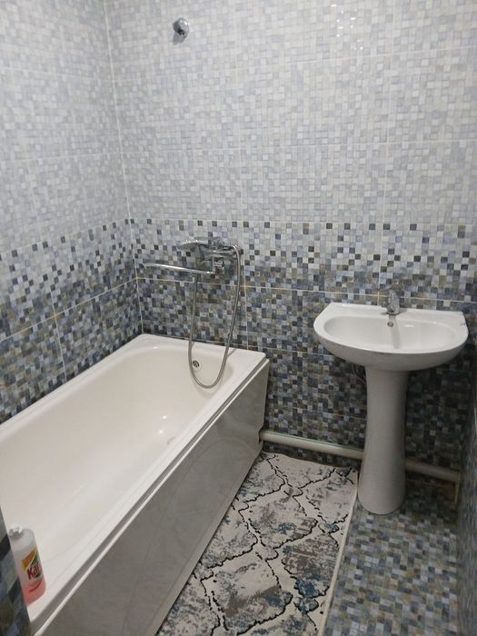 9 Mkr Yangi Xayot Domi  1 etaj 1 xona