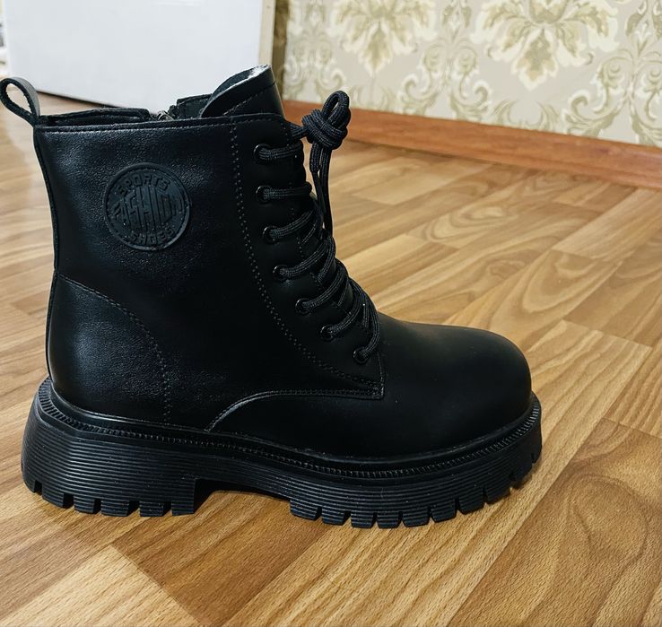 продается зимнняя обувь размер 39-40