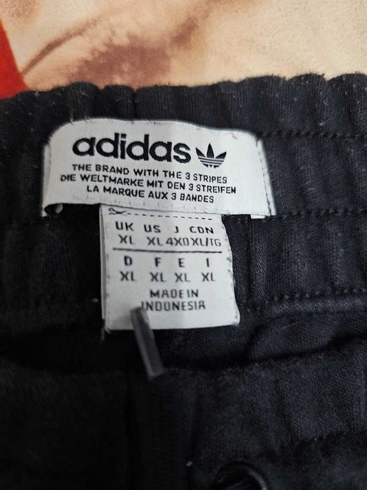 Pantaloni lungi Adidas