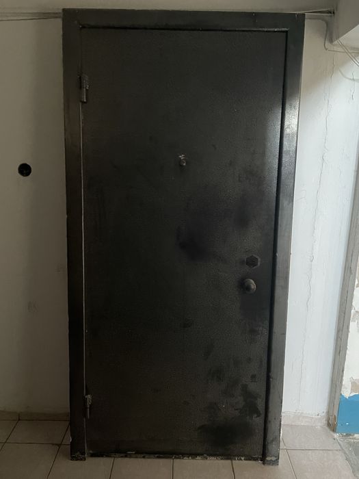 дверь продам, состояние нормальное