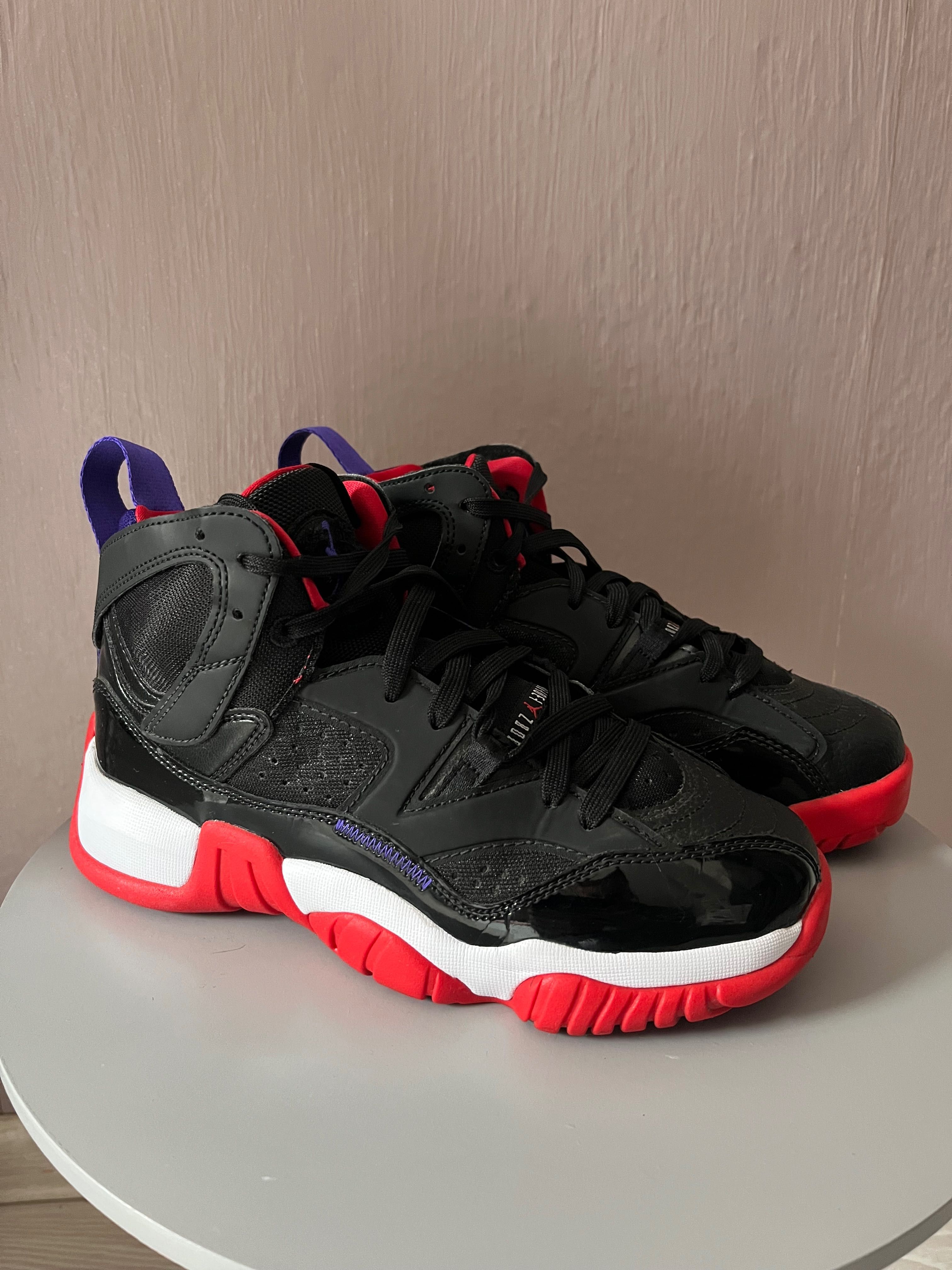 Кецове Nike Jordan Jumpman two trey