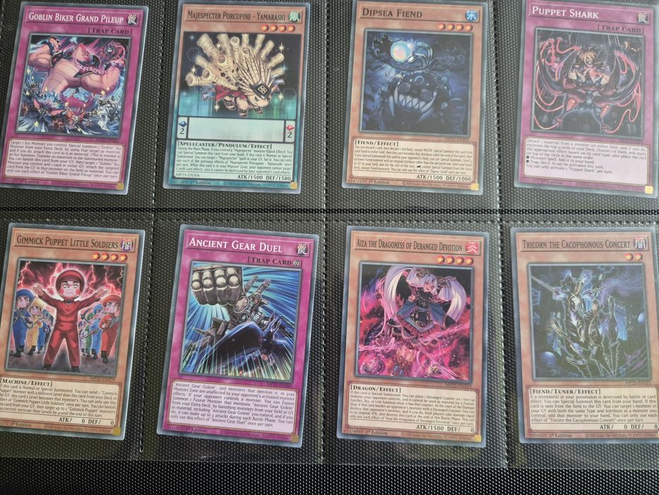 Yu-Gi-Oh карти от колекция