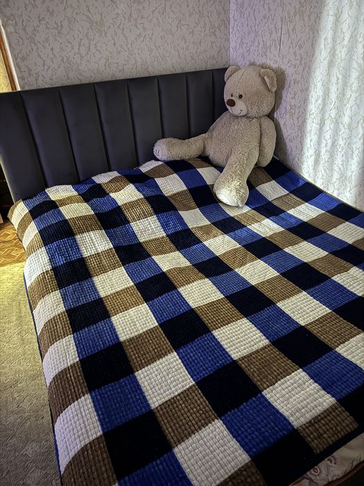 Продам кровать с матрасом