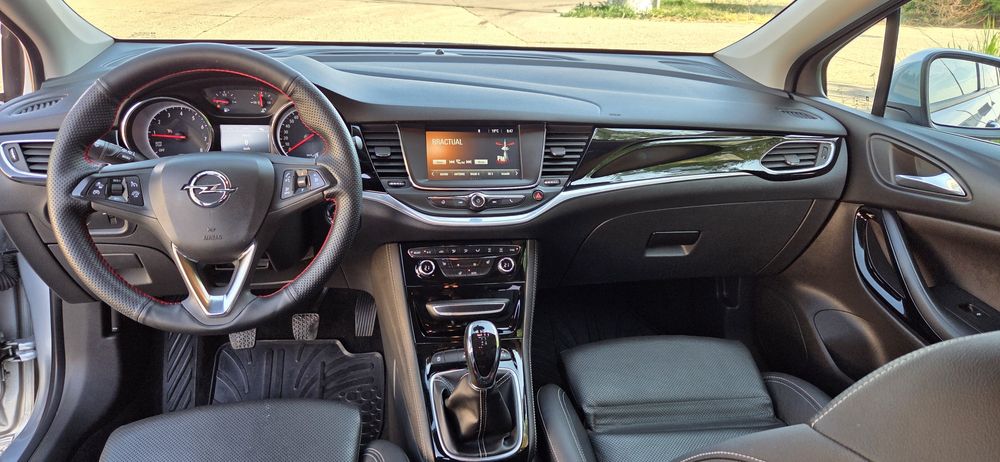 Opel Astra K Tourer Sport+ 1,0 turbo 105 cp, an 2017, dotari de TOP