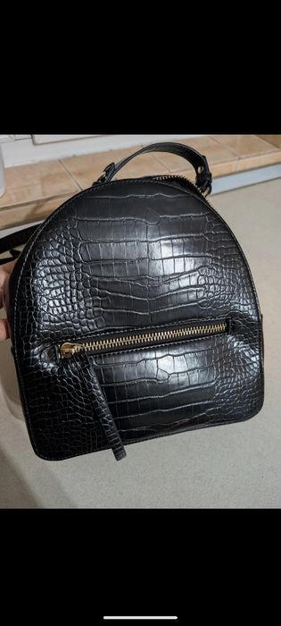 Vând rucsac Meli Melo negru, imitaite piele lăcuită