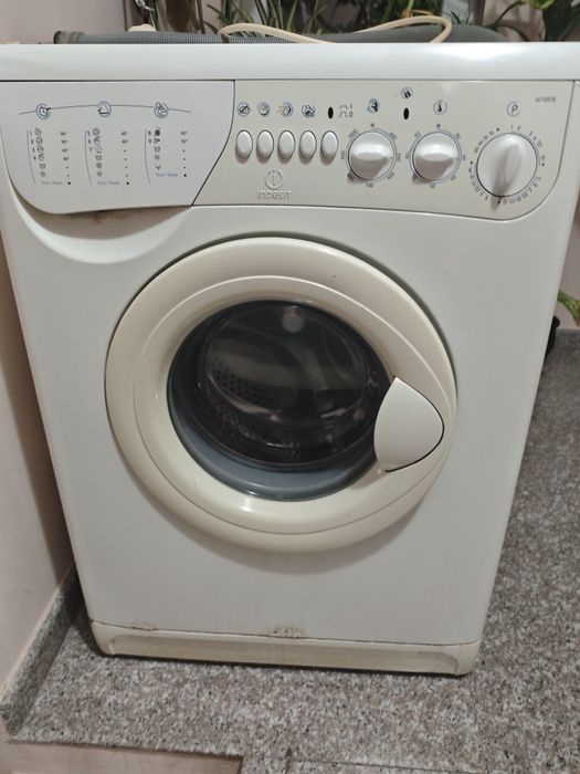 Пералня Indesit W105TX