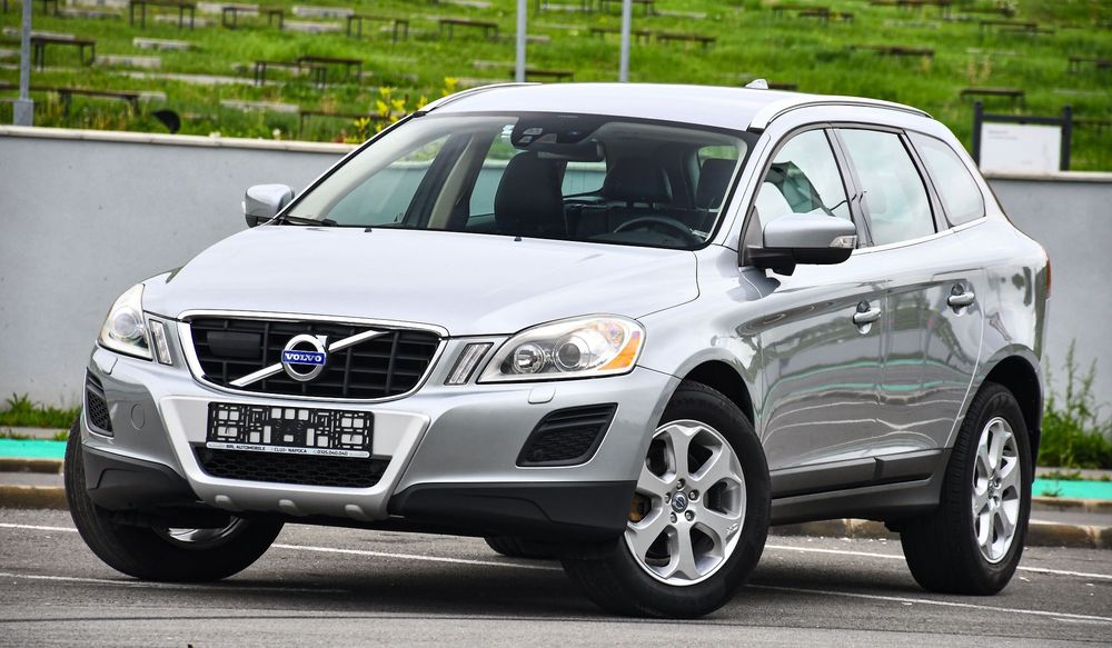 Volvo XC 60 215 Cp Awd Navi Xenon Piele Blits Distronic