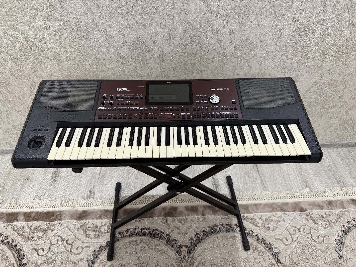 Korg PA 700 почти новый состояние отличное