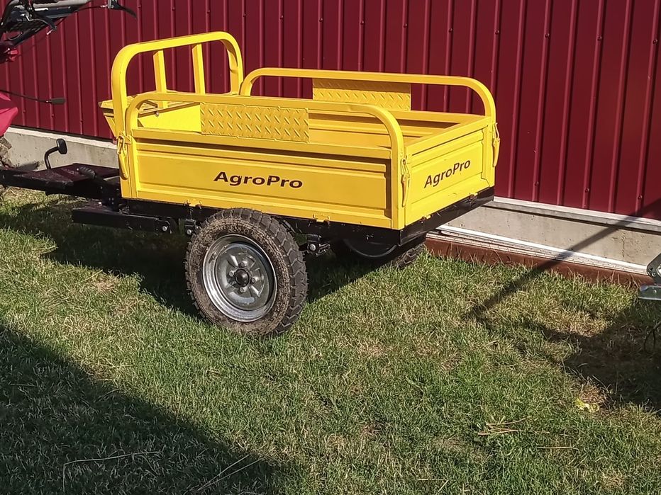 Vând remorcuța motocultor