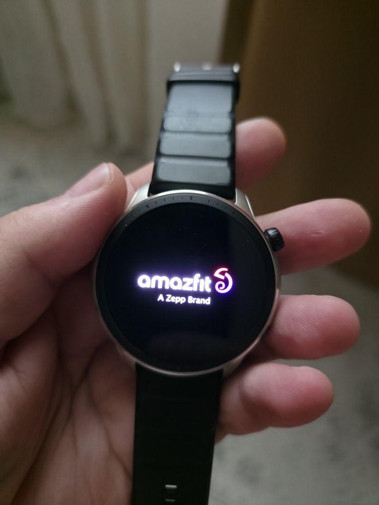 Продаю часы AMAZFIT GTR-4