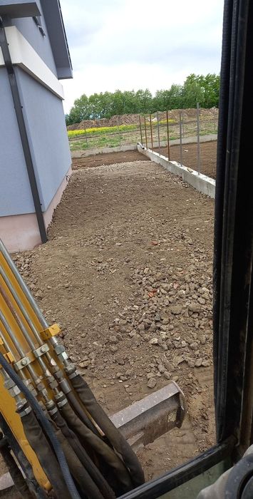 Inchiriez/ Execut săpături cu excavator de 3.5T