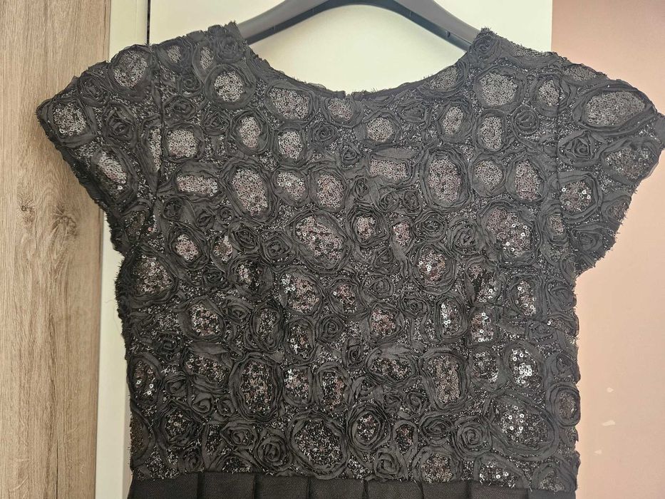 Официална рокля .