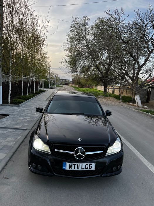Mercedes C220 CDI anul 2011